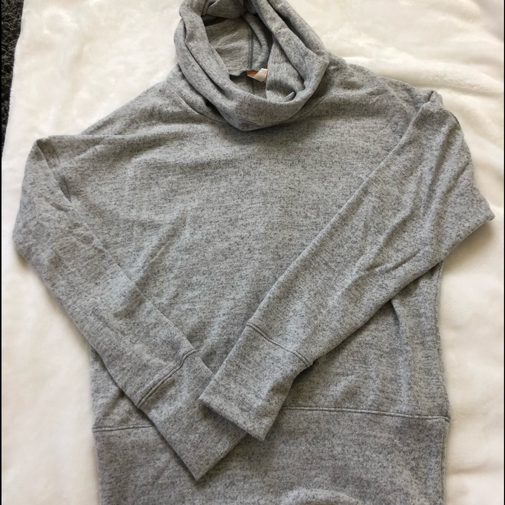 Lucy.com Grey Sweater XS